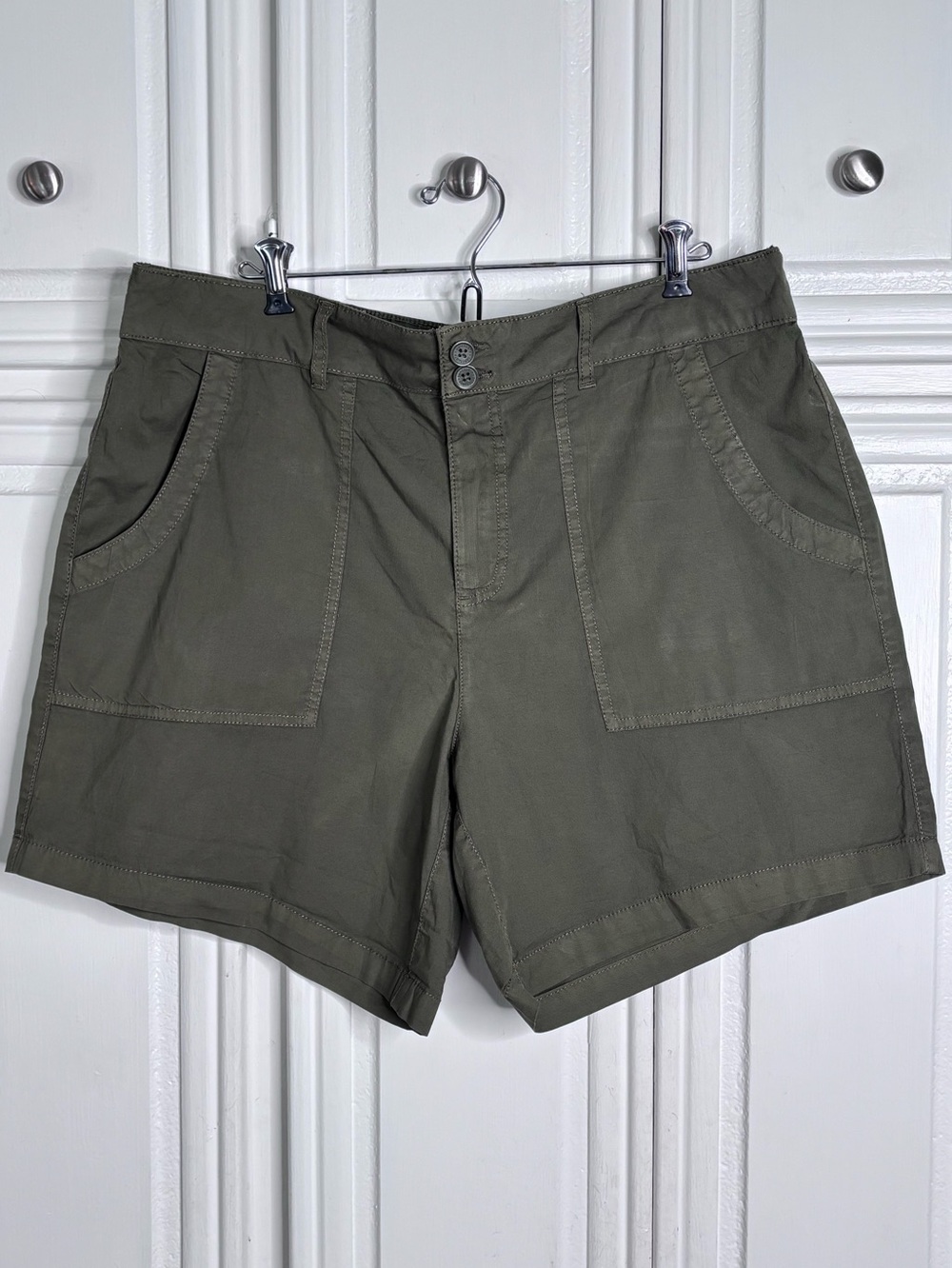 Sanctuary Olive Green Utility Shorts Size 33
